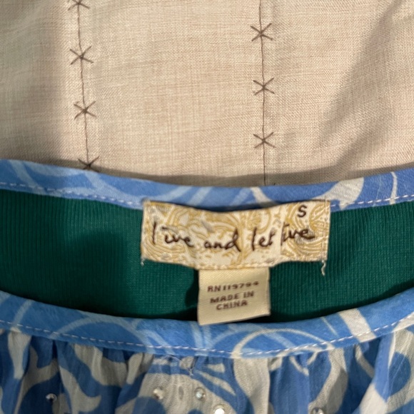 Beautiful blouse - Picture 2 of 6